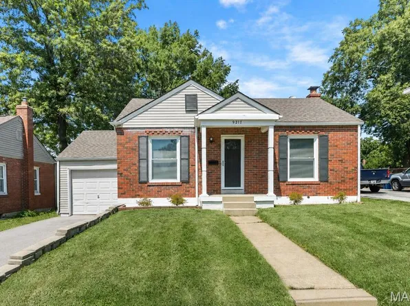 9217 Seneca Ln, Saint Louis, MO 63114