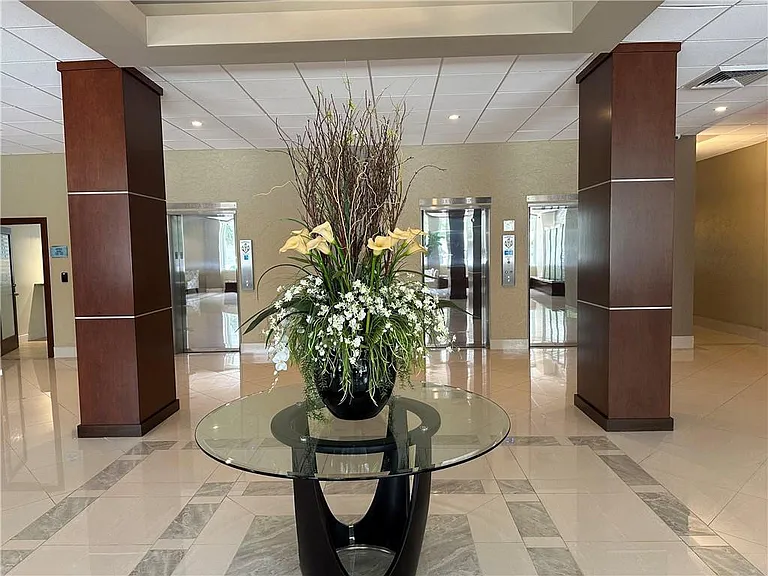 4250 Galt Ocean Dr #9F — Photo 30