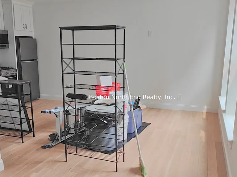 130 Salem St #2 — Photo 2