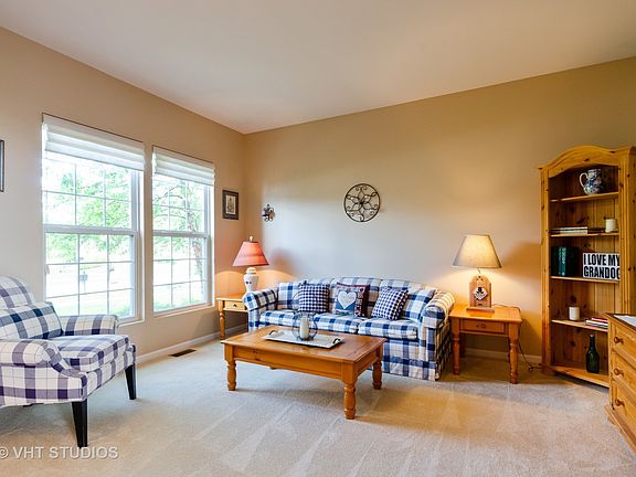 3rd image of 4069 Stratford Ln