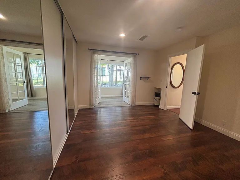 2404 Manzana Way — Photo 11