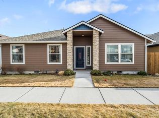 21285 SE Daylily Ave, Bend, OR 97702