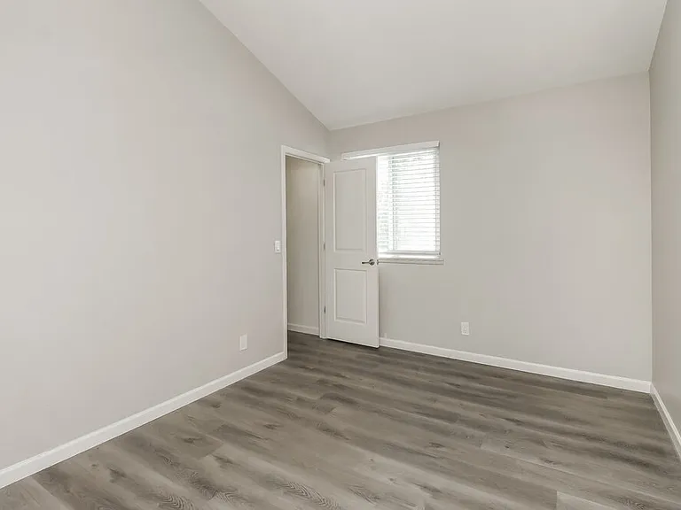 441 S Maple #48 — Photo 13