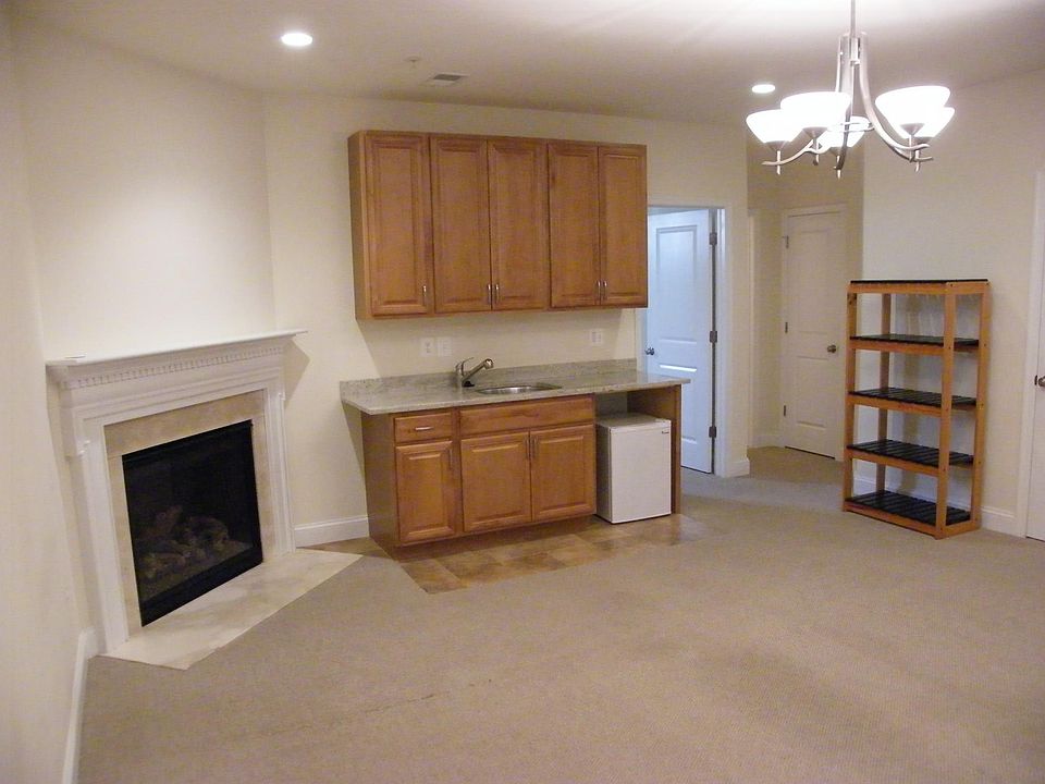 1st image of 116 Crabb Ave #2