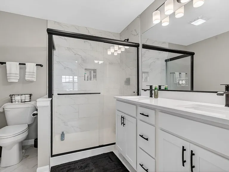 30W142 Wheeler Cir — Photo 32