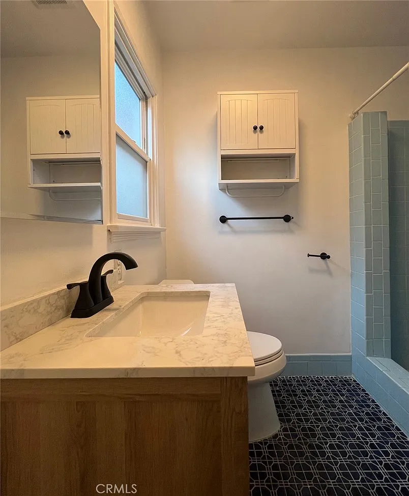 3 bed, 1243 sqft, $4,350 — Photo 4