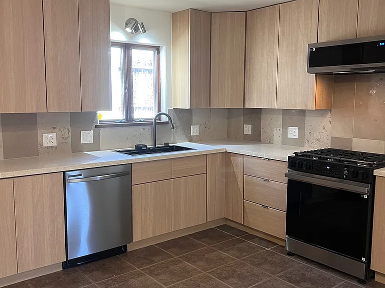 1022 Don Diego Ave #D — Photo 9
