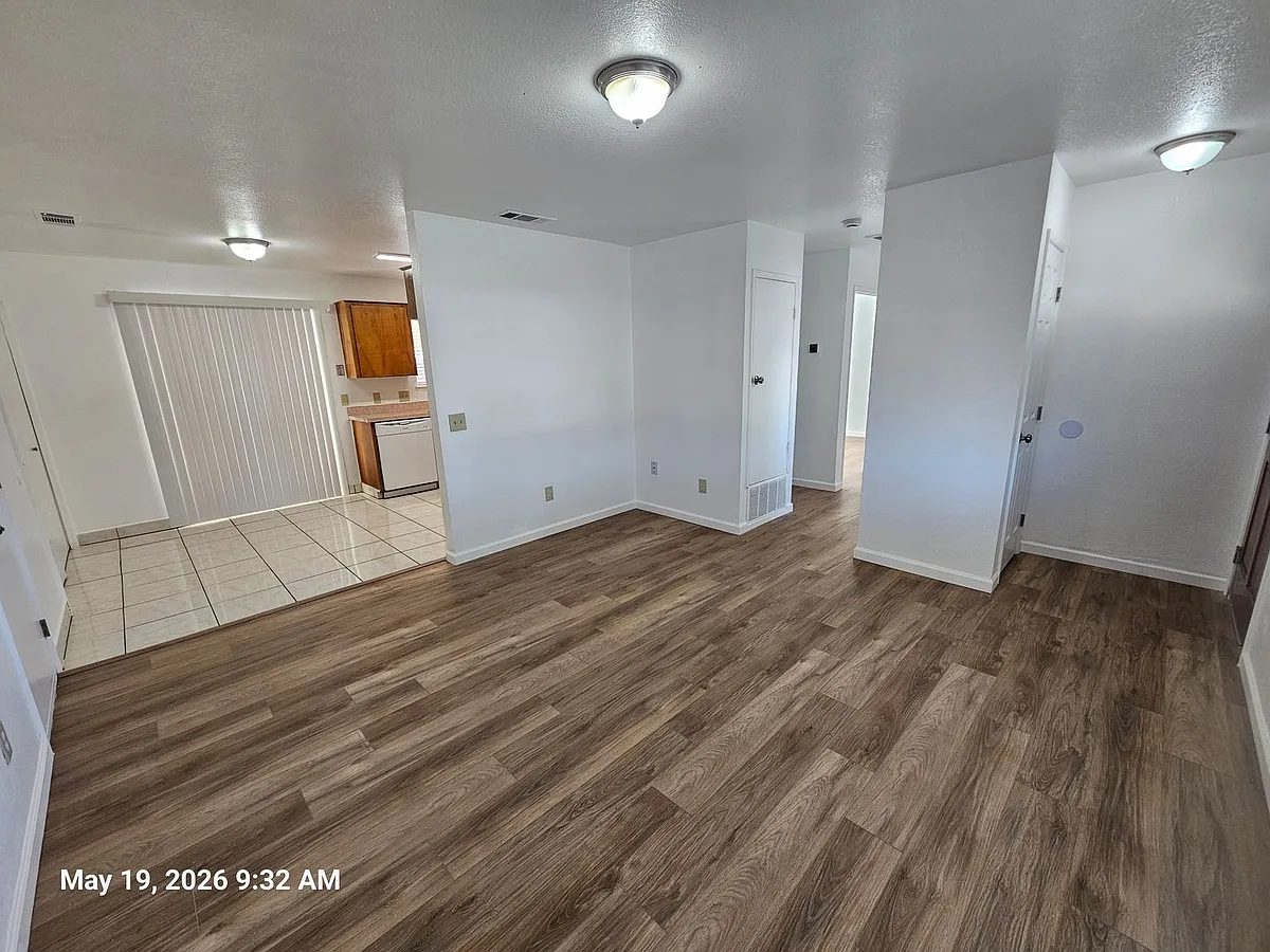 Building Photo - 4347 W Monte Vista Ave #A