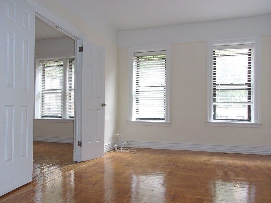 2nd image of 20 Seaman Ave APT 1g