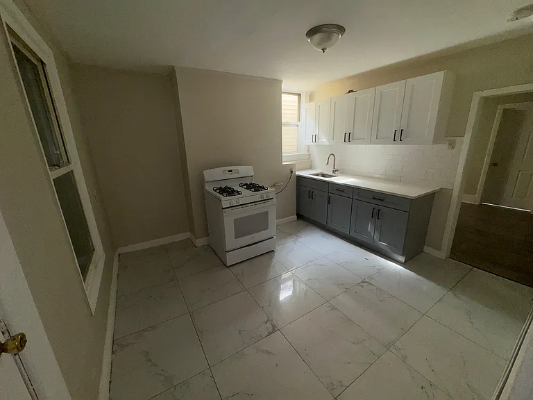 73 Garside St #2F — Photo 5