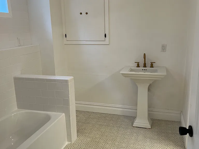 130 Fair St #1 — Photo 10