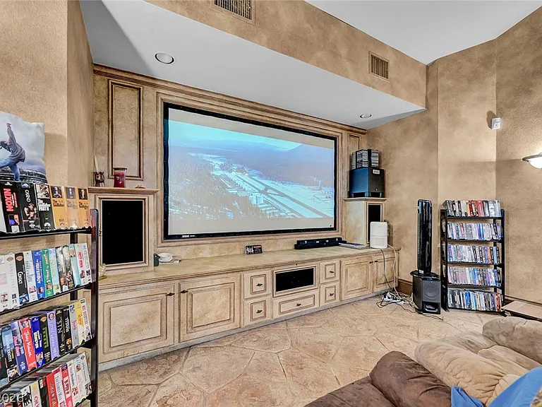 7258 Loma Alta Cir #0 — Photo 34
