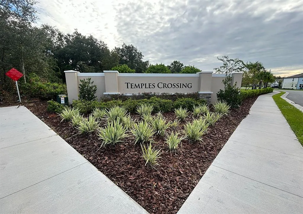3 bed, 2.0 bath, 1553 sqft, $1,950 — Photo 1