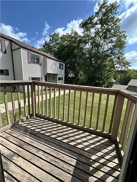 2 bed, 1.5 bath, $850 — Photo 2
