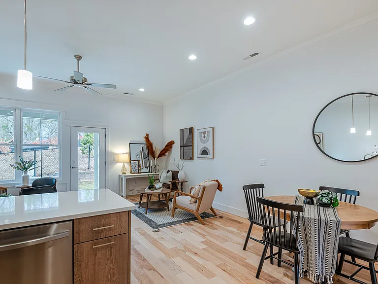 153 Collin Pl — Photo 16