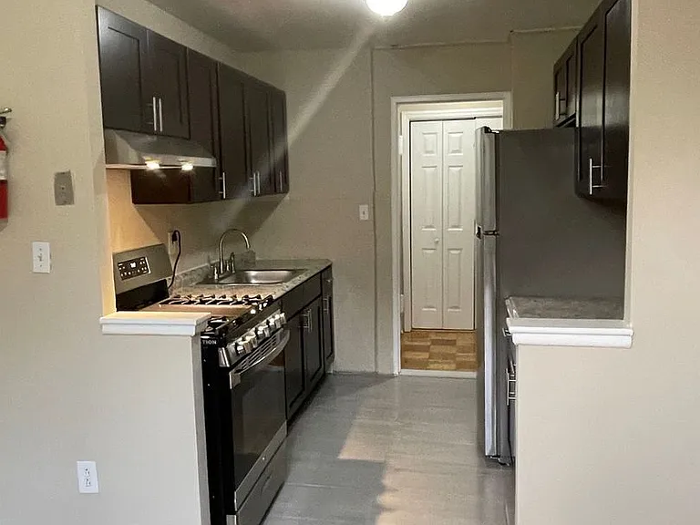 25 Washington Ave — Photo 22