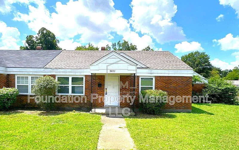 2 bed, 1.0 bath, 744 sqft, $875 — Photo 1