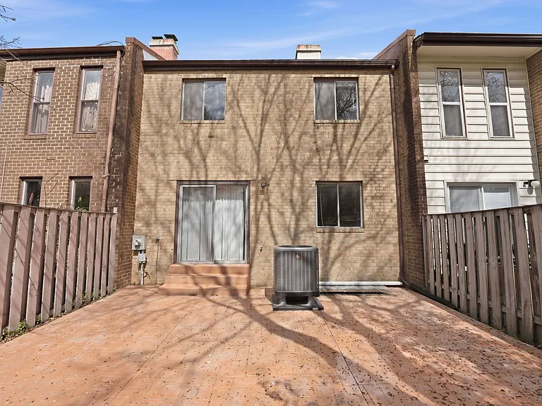 1747 Cy Ct — Photo 23