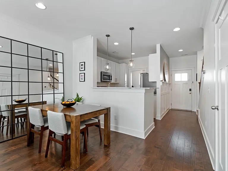 316 W Mill Dr — Photo 6