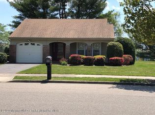 20 Knoll Cir, Manchester, NJ 08759