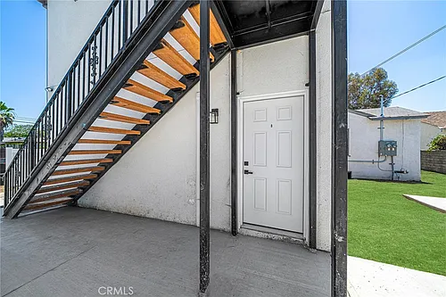 2425 S Myrtle Ave #B Photo 1