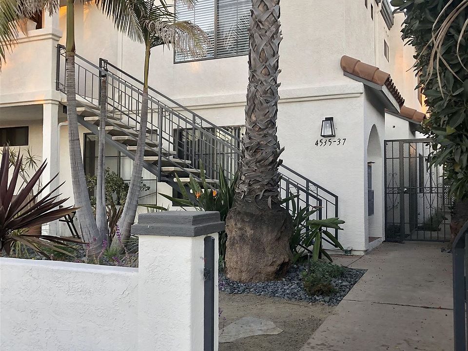 4535_52ndst_outside_2