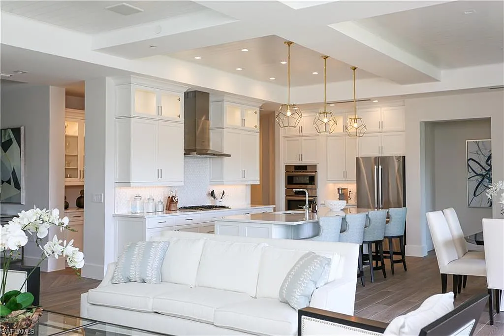 3 bed, 3.5 bath, 2600 sqft, $10,000 — Photo 1
