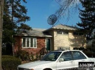 2877 Saw Mill Rd, Wantagh, NY 11793