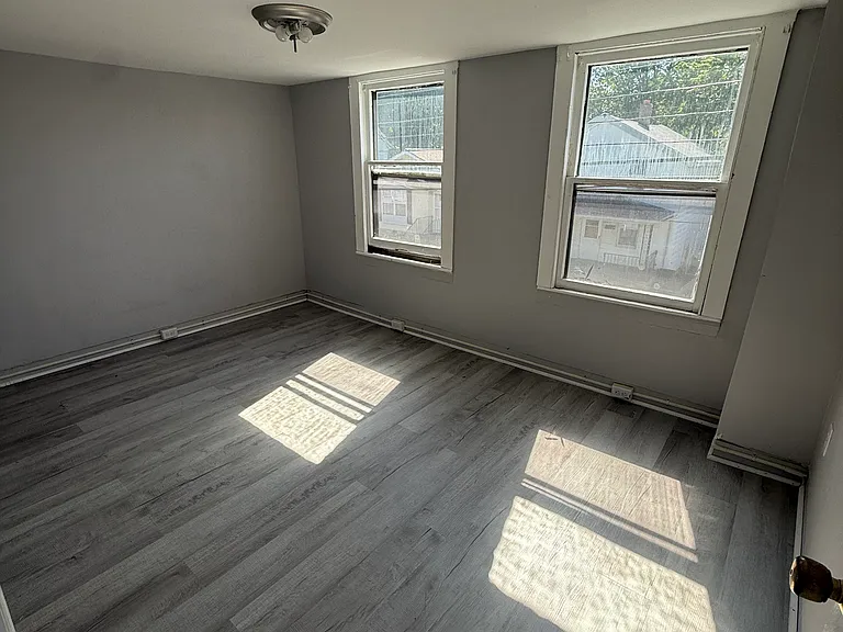 1030 Snyder Ave — Photo 5