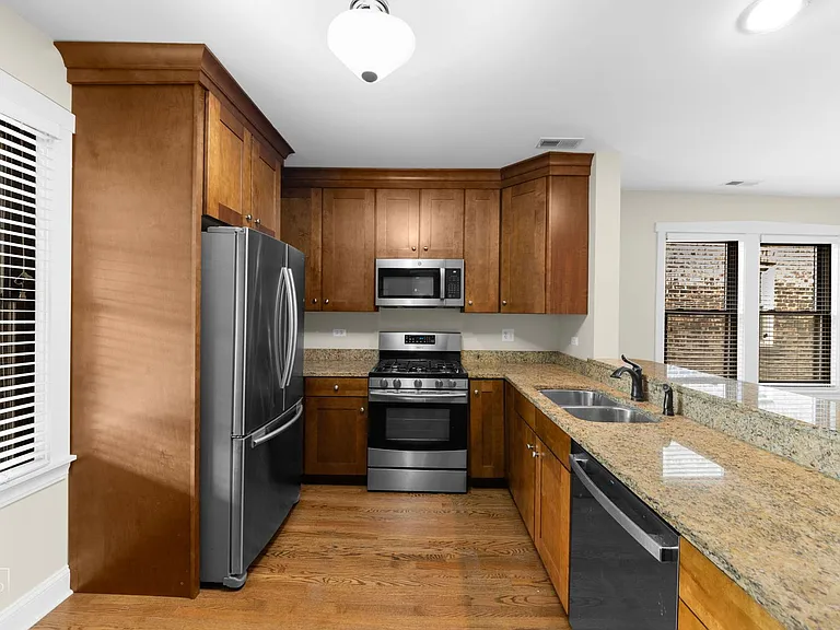 109 Harrison St #2W — Photo 6