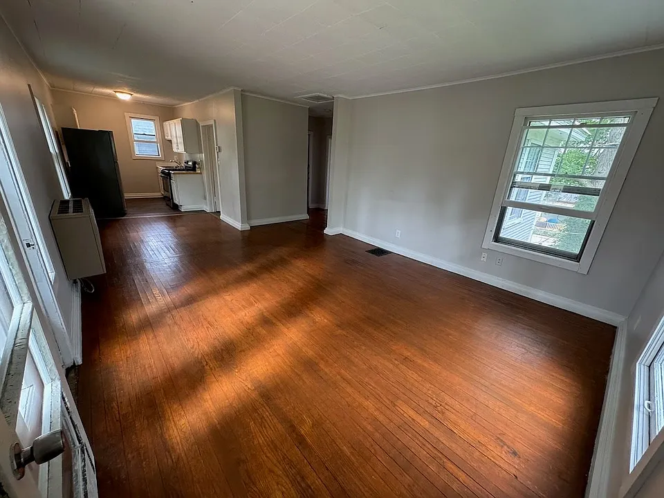 222 Oakley Pl NE #2
