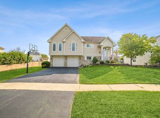 1038 Longford Rd, Bartlett, IL 60103