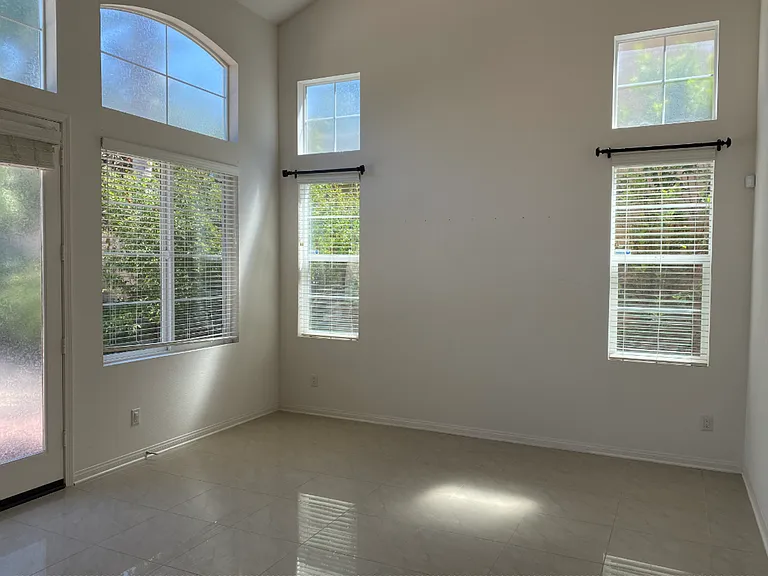 1837 Seasons St — Photo 7