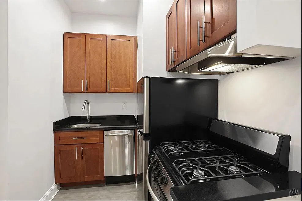 330 West 85th Street — Photo 2