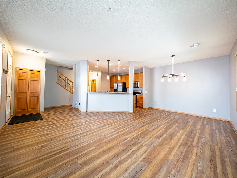 10930 Fergus St NE #F — Photo 8