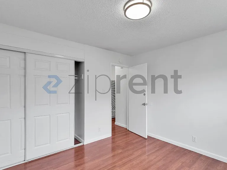 2341 21st St #B — Photo 9