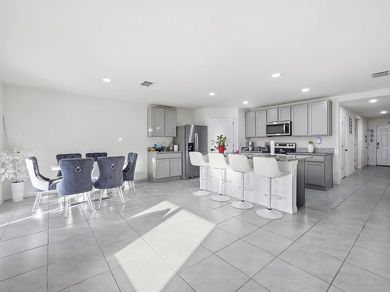 16402 SW 17th Terrace Rd — Photo 11