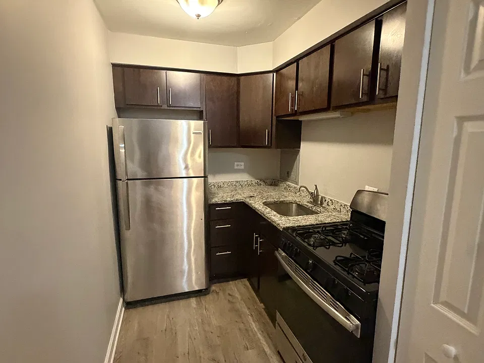 6209 N Kenmore Ave #502