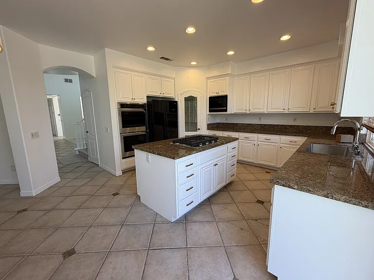 6113 Paseo Tesoro — Photo 7