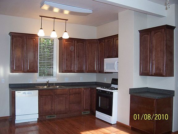 3rd image of 526 Ann Ave