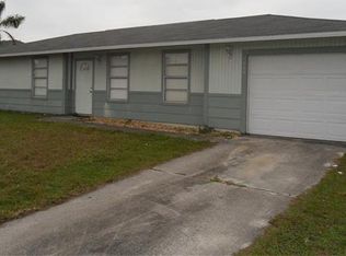 1722 SW 1st Pl, Cape Coral, FL 33991