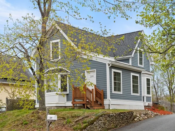 229 Highland St, South Hamilton, MA 01982