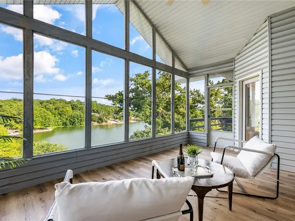 43 Strichen Ln, Bella Vista, AR 72715