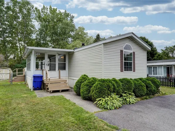 267 Sunset Dr, Holley, NY 14470