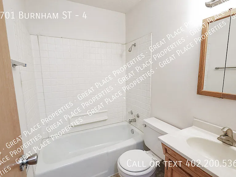 1701 Burnham St #4 — Photo 8