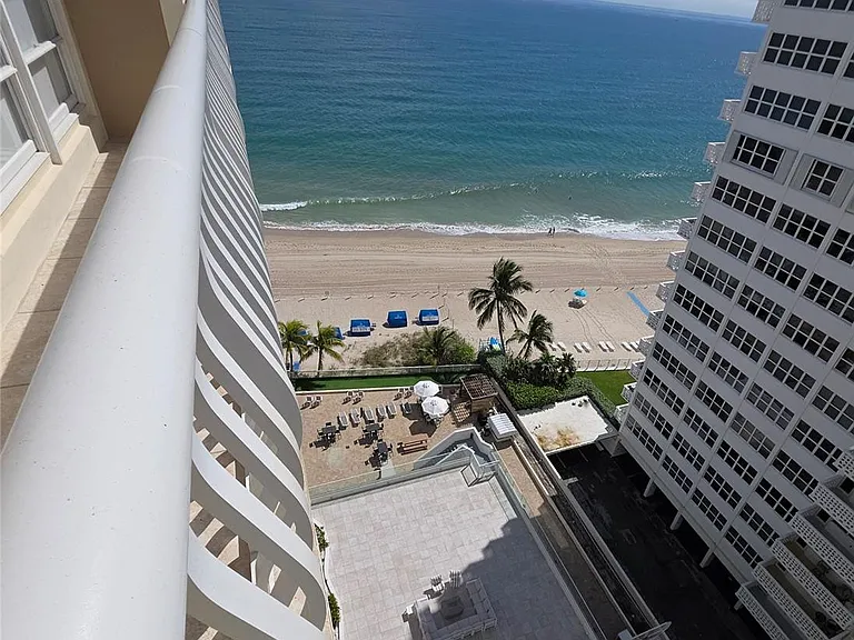 4020 Galt Ocean Dr #1210 — Photo 23