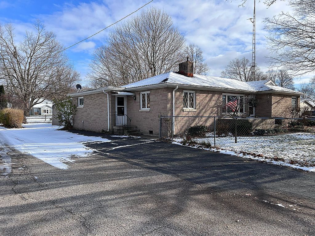 301 S 1st St, Pierceton, IN 46562 Zillow