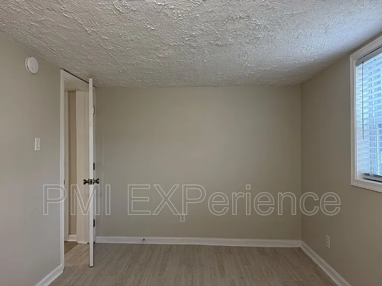 8203 Comet Dr — Photo 23
