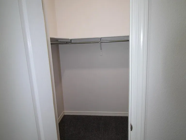 620 Adrian Arellano St W — Photo 37