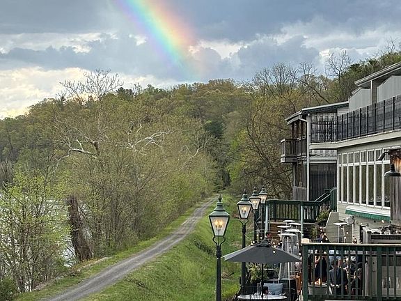 3rd image of 3673 River Rd